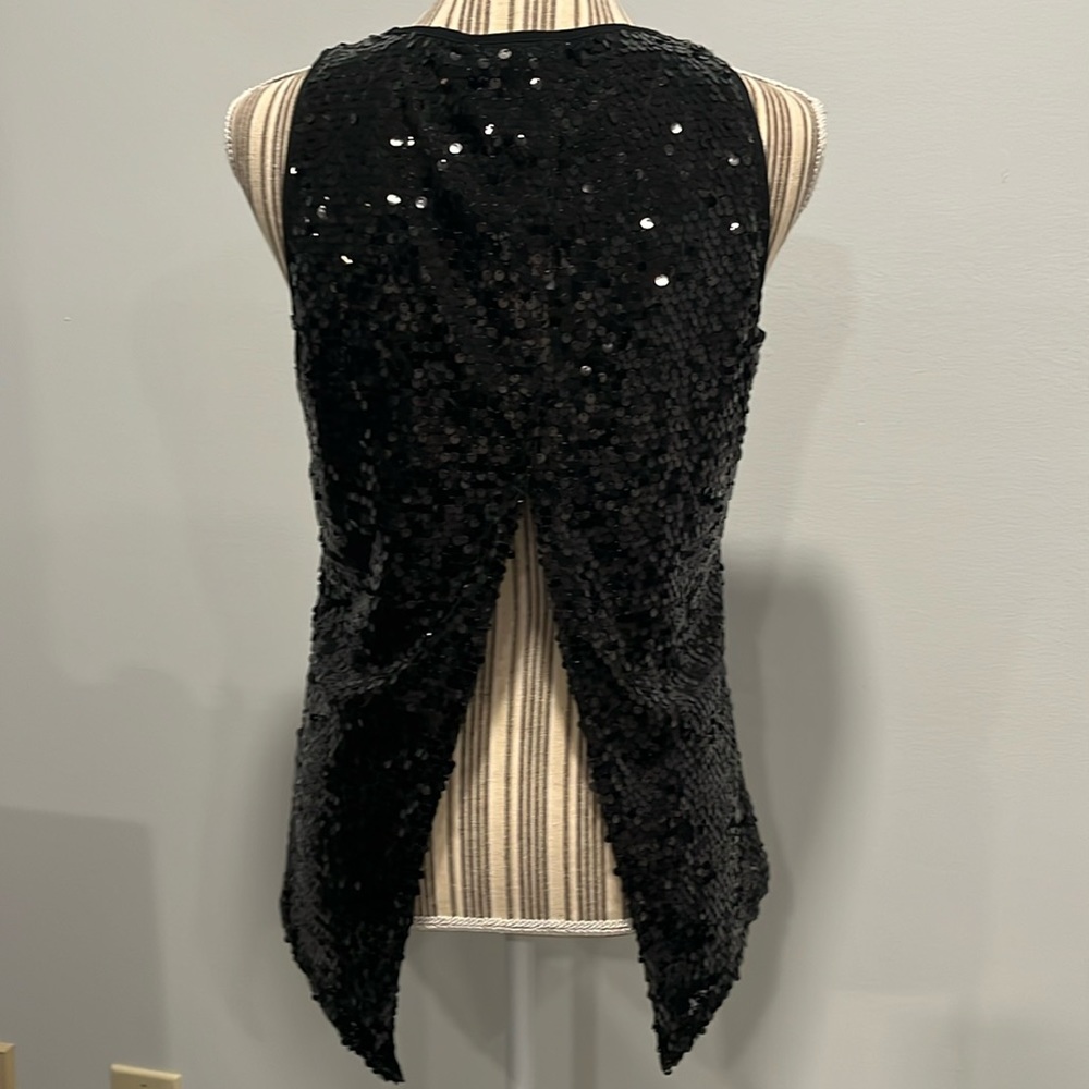 Express Sequined Split Back Tank - Picture 3 of 7